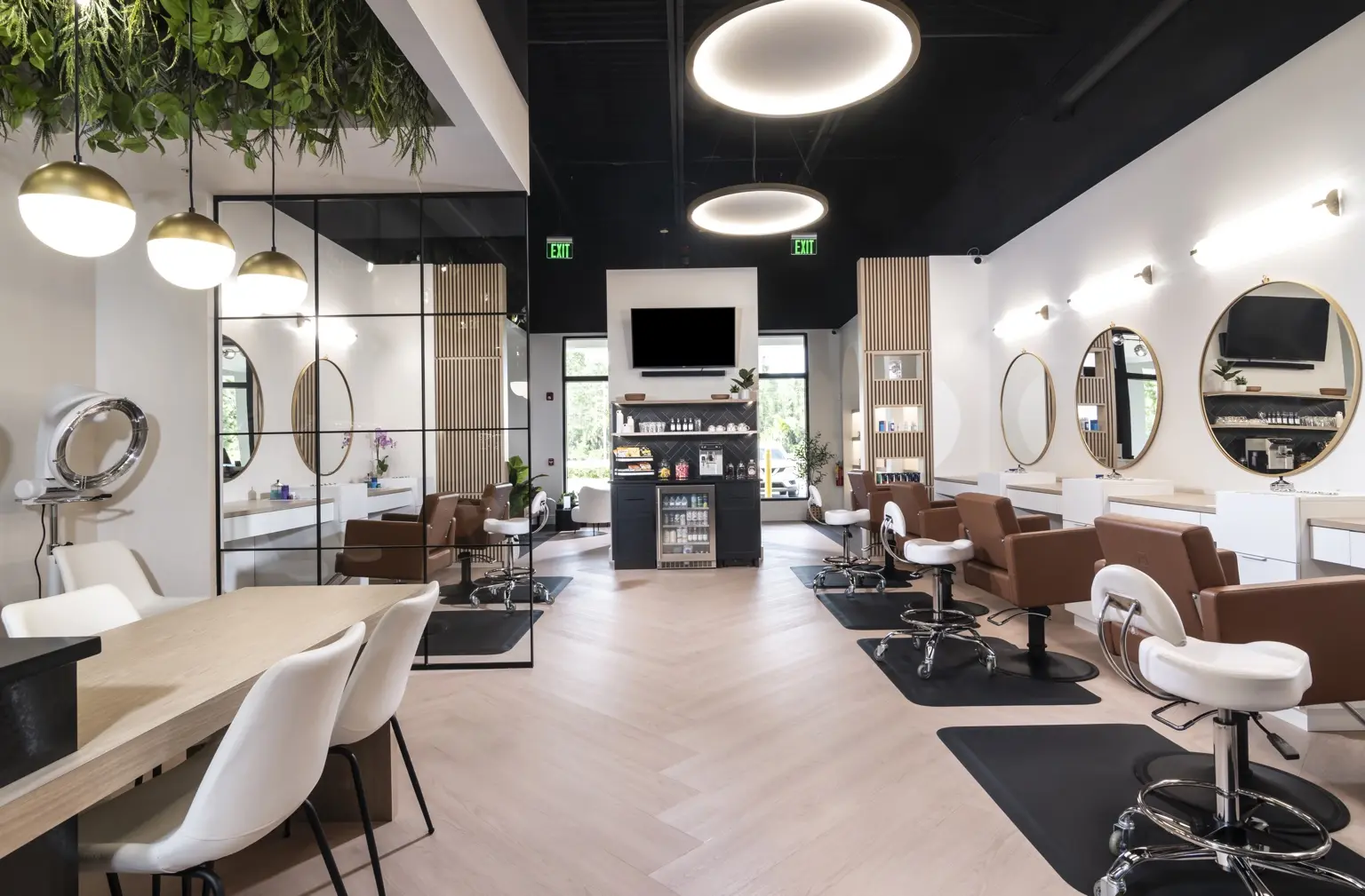 AMAVI Salon interior